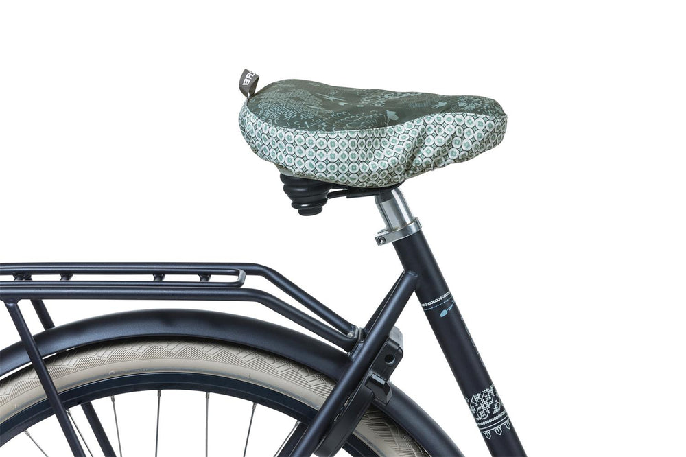 basil-boheme-saddle-cover-green lifestyle