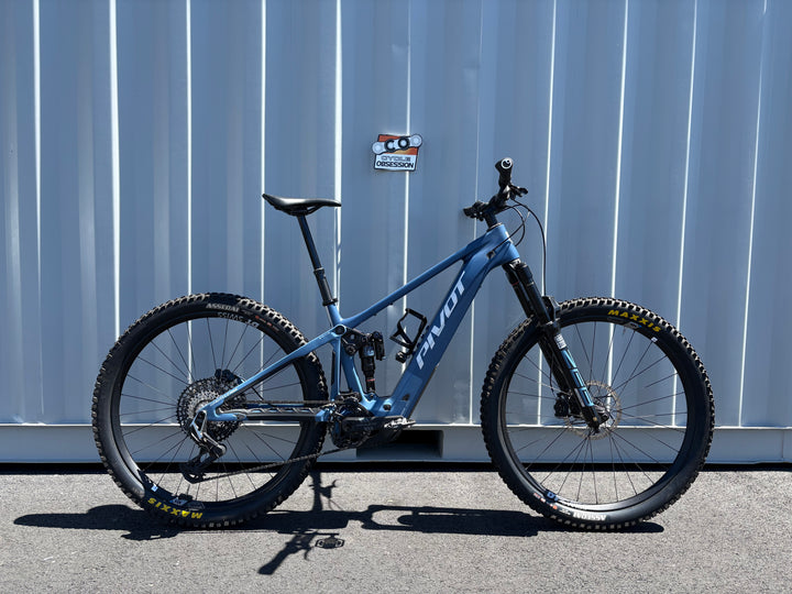 Pivot Shuttle AM Gen 5 Pro XO with 29" Alloy Wheels - Blue - Medium  (Kris, S/N: XC37EAO04238MD)