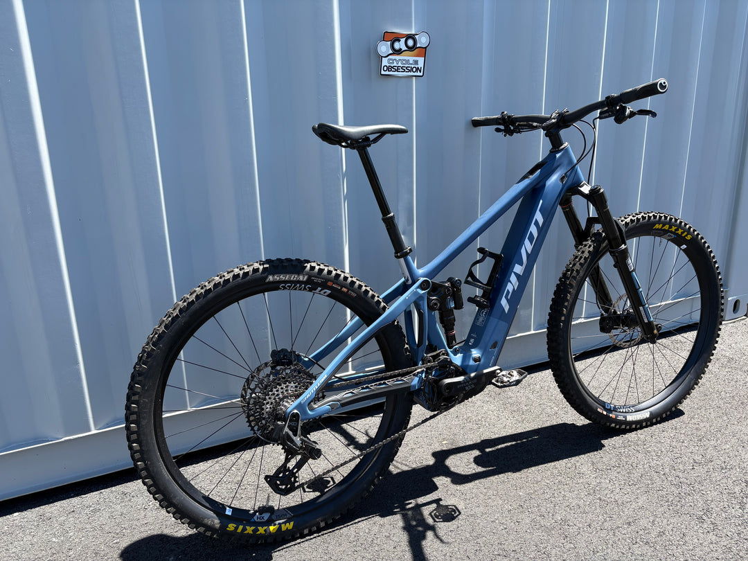 Pivot Shuttle AM Gen 5 Pro XO with 29" Alloy Wheels - Blue - Medium  (Kris, S/N: XC37EAO04238MD)