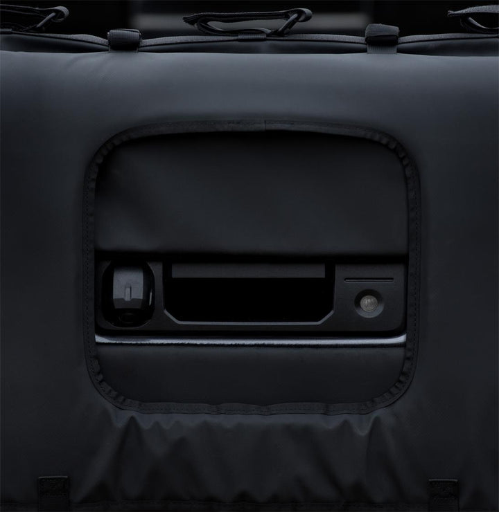 t2-2022_tailgatepad_stealth_detailb_1_pdp_L_3x-204